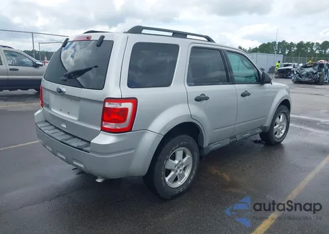 2011 Ford Escape Xlt z USA, uszkodzony, nr VIN 1FMCU9DG8BKC52742